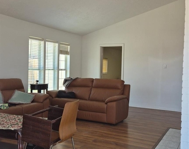 8316 Beechnut Street - Photo Thumbnail 2