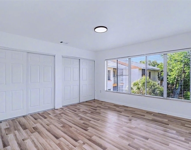 592 100th Avenue N - Photo Thumbnail 13