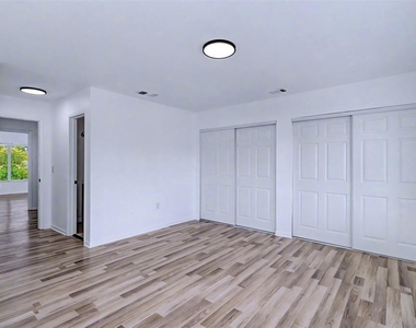 592 100th Avenue N - Photo Thumbnail 14