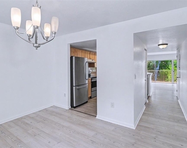 592 100th Avenue N - Photo Thumbnail 3