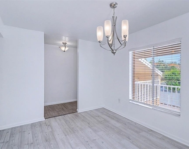 592 100th Avenue N - Photo Thumbnail 2