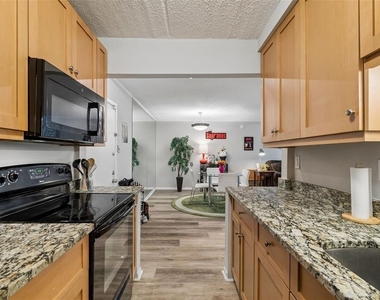 3325 Bayshore Boulevard - Photo Thumbnail 11
