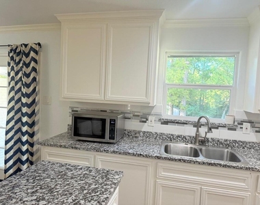 304 Jill Street - Photo Thumbnail 7