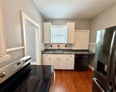 2323 W North B Street - Photo Thumbnail 8