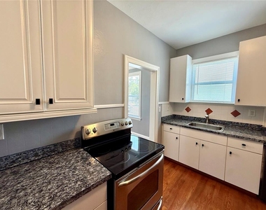 2323 W North B Street - Photo Thumbnail 6