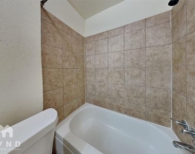 10002 Green Valley Lane - Photo Thumbnail 14