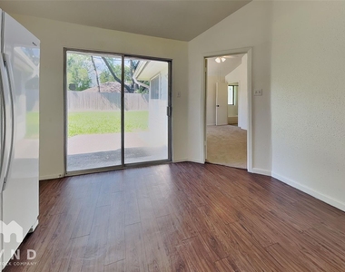 10002 Green Valley Lane - Photo Thumbnail 3