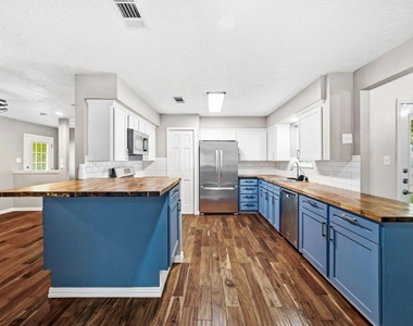 3602 W Sweet Gum Drive - Photo Thumbnail 7
