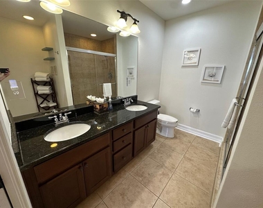 13941 Clubhouse Dr - Photo Thumbnail 12