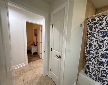 13941 Clubhouse Dr - Photo Thumbnail 21