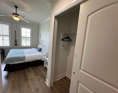 13941 Clubhouse Dr - Photo Thumbnail 11