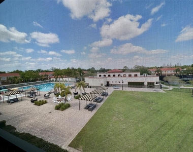 13941 Clubhouse Dr - Photo Thumbnail 7