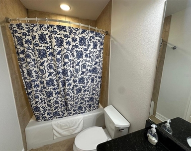 13941 Clubhouse Dr - Photo Thumbnail 20