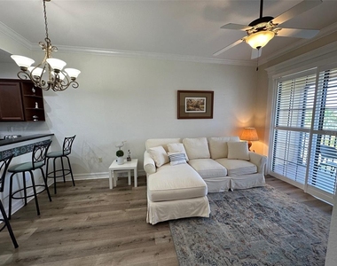 13941 Clubhouse Dr - Photo Thumbnail 16