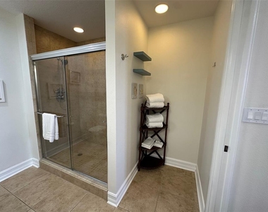 13941 Clubhouse Dr - Photo Thumbnail 14