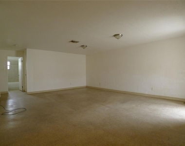 3420 N 55th Street - Photo Thumbnail 1