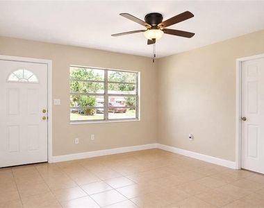 821 14th Avenue Nw - Photo Thumbnail 2
