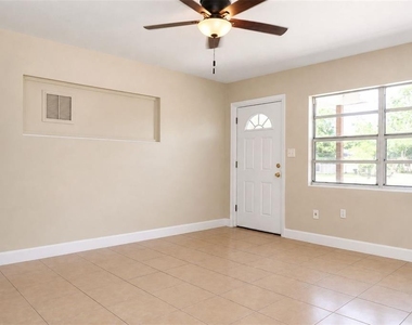 821 14th Avenue Nw - Photo Thumbnail 3