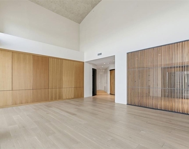 1209 E Cumberland Avenue - Photo Thumbnail 3