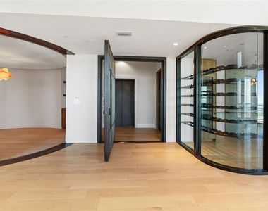 1209 E Cumberland Avenue - Photo Thumbnail 13