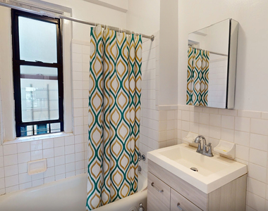 West 77th Street - Photo Thumbnail 5