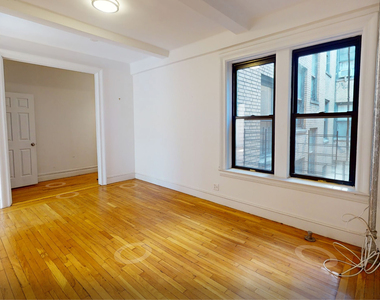 West 77th Street - Photo Thumbnail 4