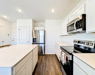 13019 Bluff Oak Way - Photo Thumbnail 8
