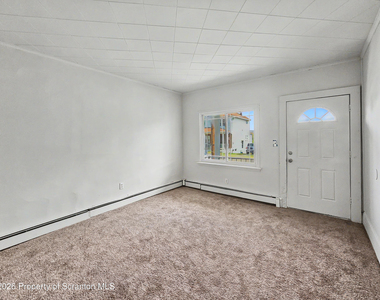 949 Carmalt Street - Photo Thumbnail 5