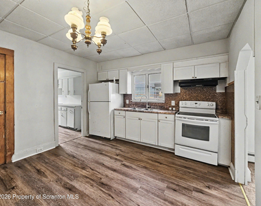 949 Carmalt Street - Photo Thumbnail 1