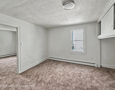 949 Carmalt Street - Photo Thumbnail 8