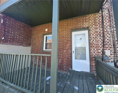 201 N 15th Street - Photo Thumbnail 1