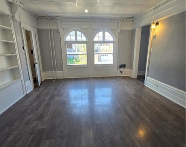 201 N 15th Street - Photo Thumbnail 2