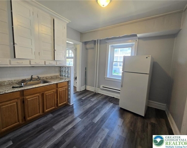 201 N 15th Street - Photo Thumbnail 4