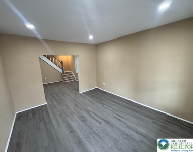 201 Market Street - Photo Thumbnail 2
