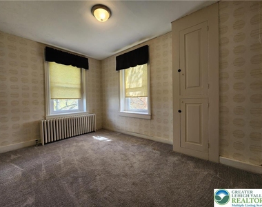 4939 Indian Creek Road - Photo Thumbnail 16