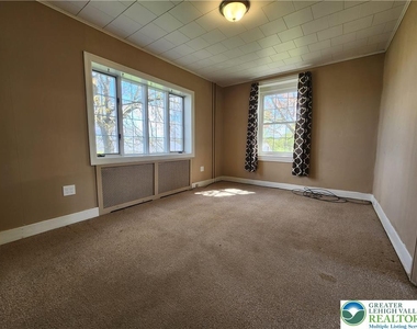 4939 Indian Creek Road - Photo Thumbnail 7