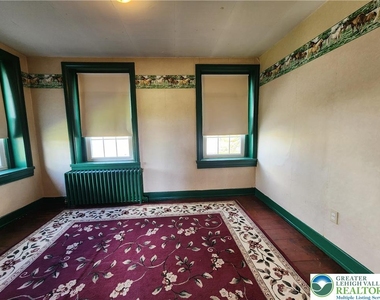 4939 Indian Creek Road - Photo Thumbnail 18