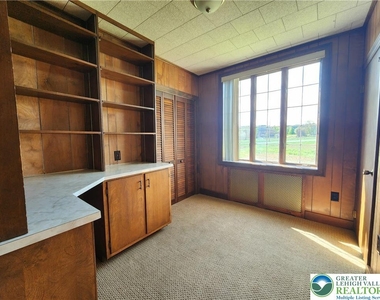 4939 Indian Creek Road - Photo Thumbnail 12
