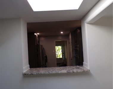 2440 W Livingston Street - Photo Thumbnail 17