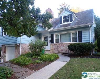 2440 W Livingston Street - Photo Thumbnail 1