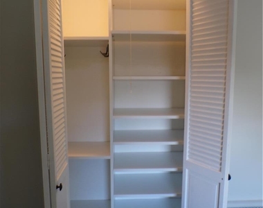2440 W Livingston Street - Photo Thumbnail 24