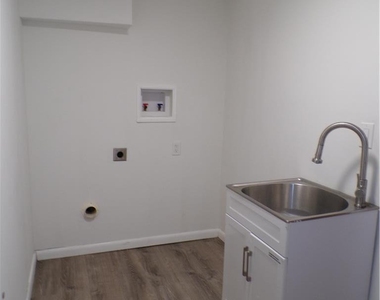 2440 W Livingston Street - Photo Thumbnail 20