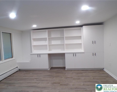 2440 W Livingston Street - Photo Thumbnail 12