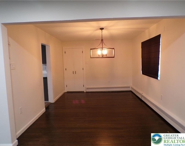 2440 W Livingston Street - Photo Thumbnail 4