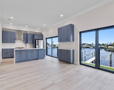 777 Gran Kaymen Way - Photo Thumbnail 6