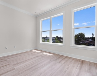 777 Gran Kaymen Way - Photo Thumbnail 15