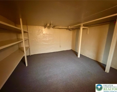 9751 Newtown Road - Photo Thumbnail 12