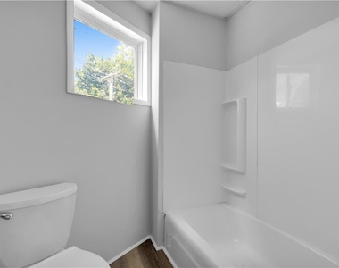 149 Ridge Street - Photo Thumbnail 3
