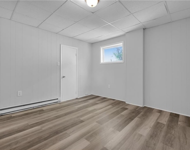149 Ridge Street - Photo Thumbnail 10