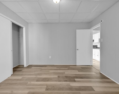 149 Ridge Street - Photo Thumbnail 6